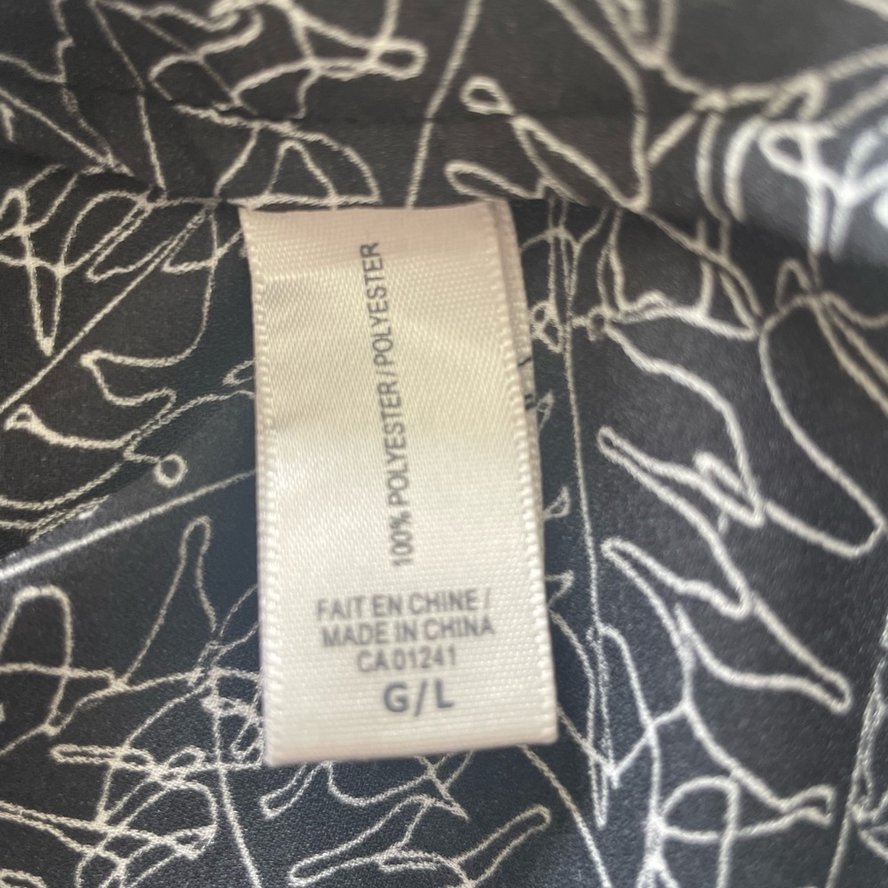 CONTEMPORAINE Flowy Cap Sleeve Button Down - Picture 9 of 9